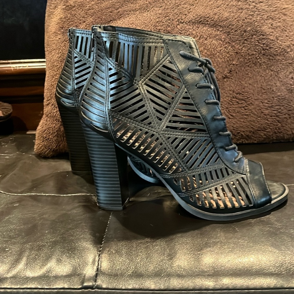 Brand new never worn Mix No. 6 black cage 3.5 heels